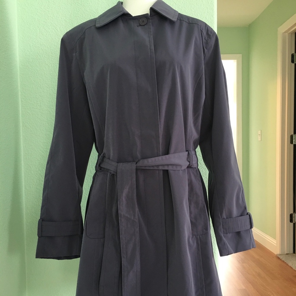 London Fog Women’s belted Trench Rain coat SizeXXL
